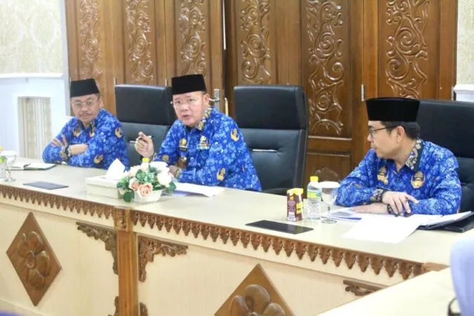 Gubernur Rohidin Pastikan Tahun Ini Pembangunan Awning Pedagang Zona 1 Pantai Panjang Dikebut