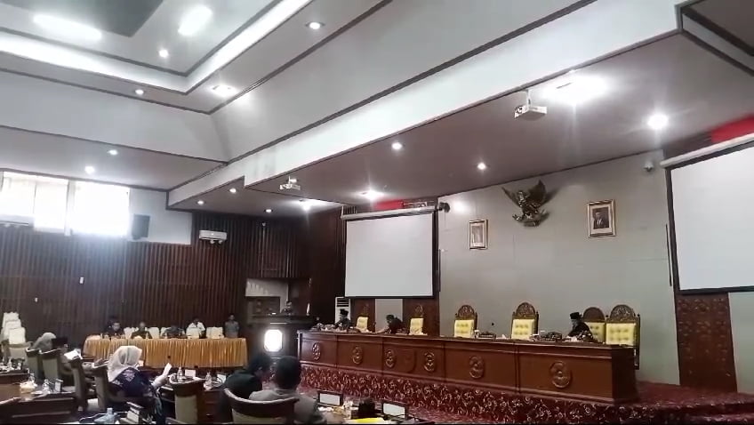 Paripurna Pandangan Umum Fraksi Terhadap Raperda Pelaksanaan APBD 2023